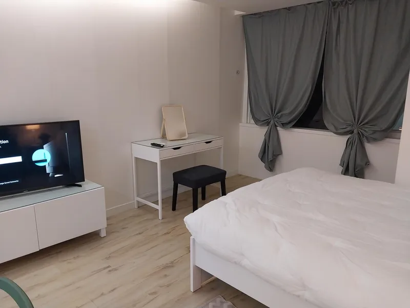 [Seocho, Seoul] 3-minute walk from Gangnam Station Exit 5, clean officetel with large floor space 2