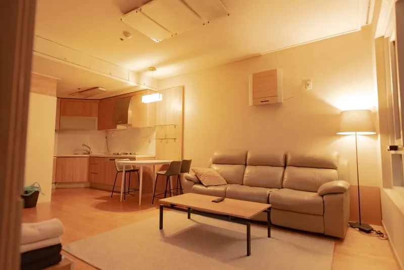 [Bucheon] 3-room apartment 1 minute from Sinjung-dong Station 2