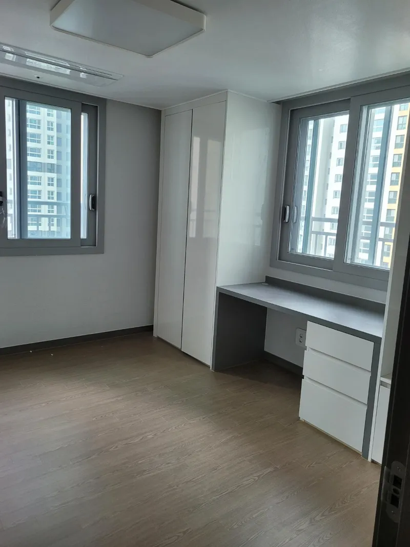 [Yeonsu, Incheon] 10-person ocean view full air conditioning 35 pyeong newly built 4-room apt 51