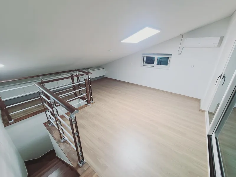 [제주 노형동] 타운하우스 독채 복층구조 거실 + 방2 + 다락 4