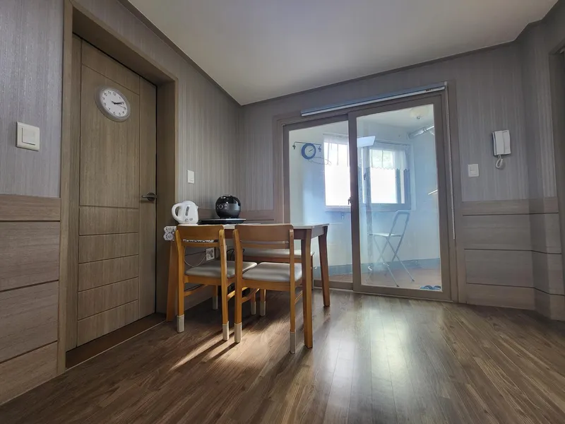 [Gangjeong-dong, Seogwipo] 14 Pyeong (actual size), 2 Balconies, a true 1.5-room apartment with ocean view at the price of a studio, excellent transportation 29