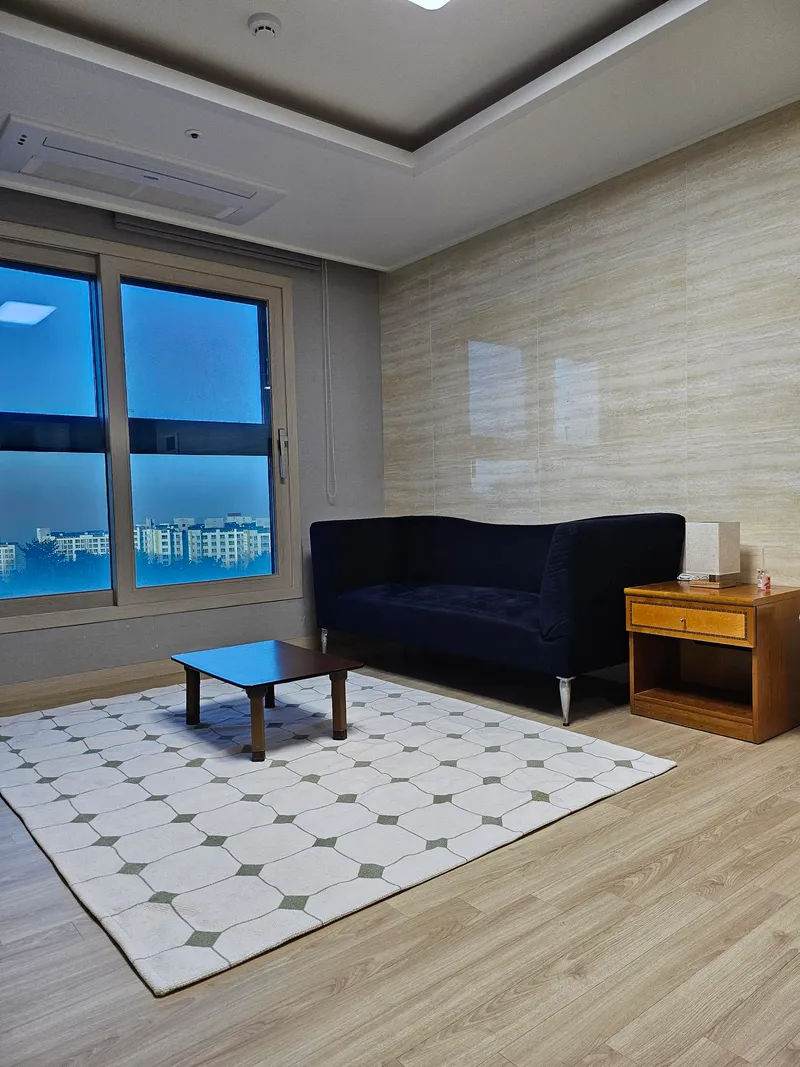[Yeongpyeong-dong, Jeju] 47 pyeong three-room, spacious living room officetel #Easy access to Jeju City 19