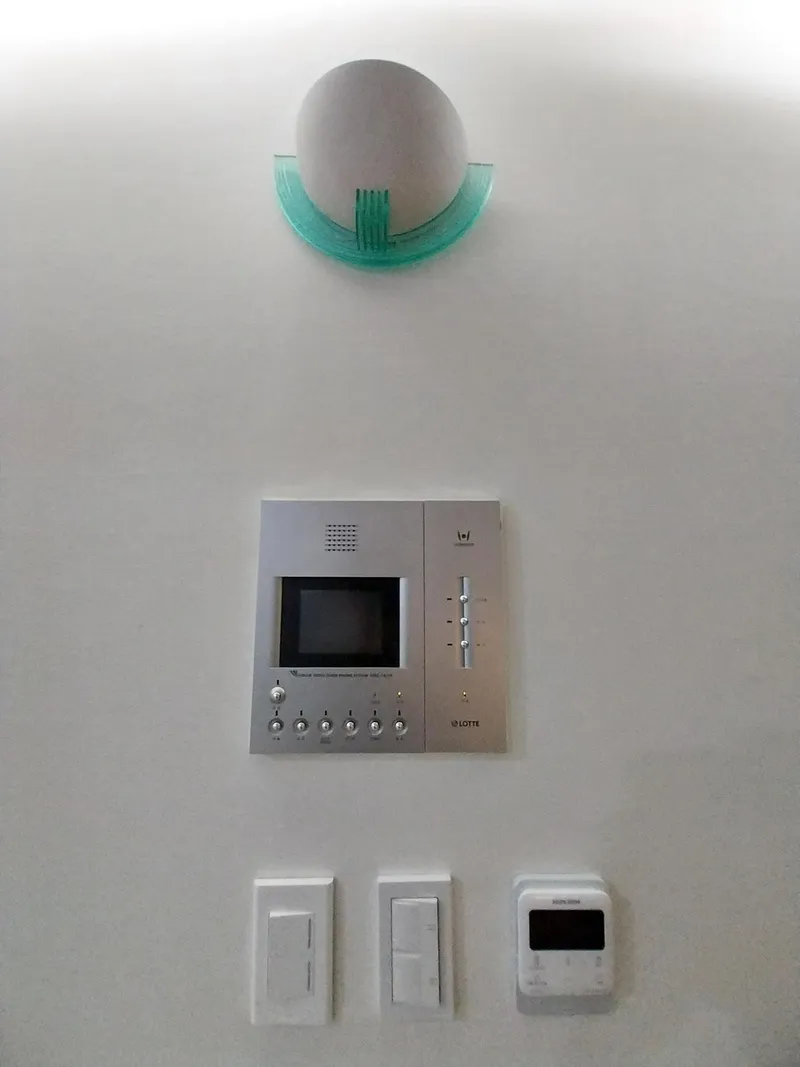 [Seocho, Seoul] 3-minute walk from Gangnam Station Exit 5, clean officetel with large floor space 18