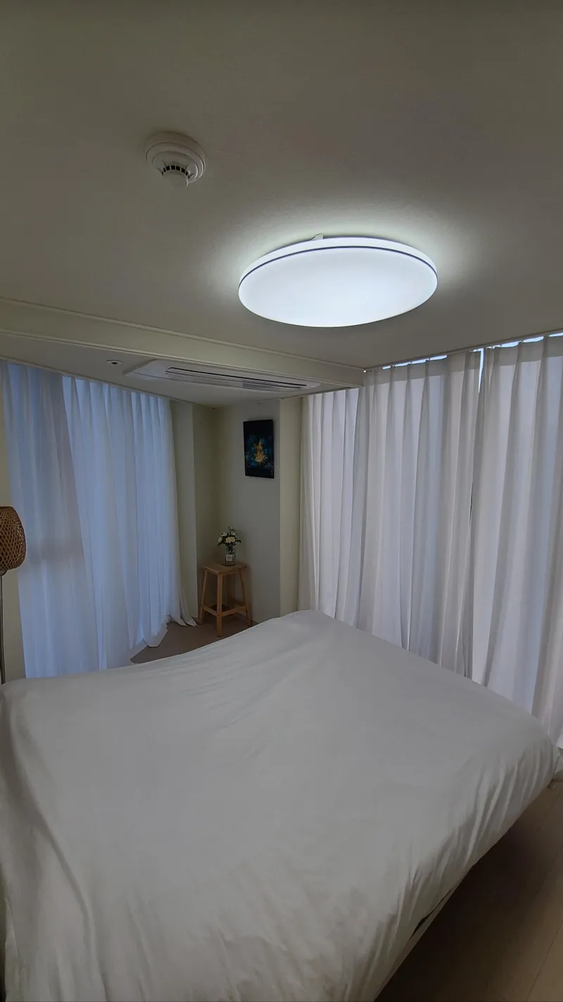 [Jungmun-dong, Seogwipo] Jungmun Ocean, Top Floor, Two Rooms, 1 Queen Bed, 1 Super Single, Ocean View, Suite Room 3