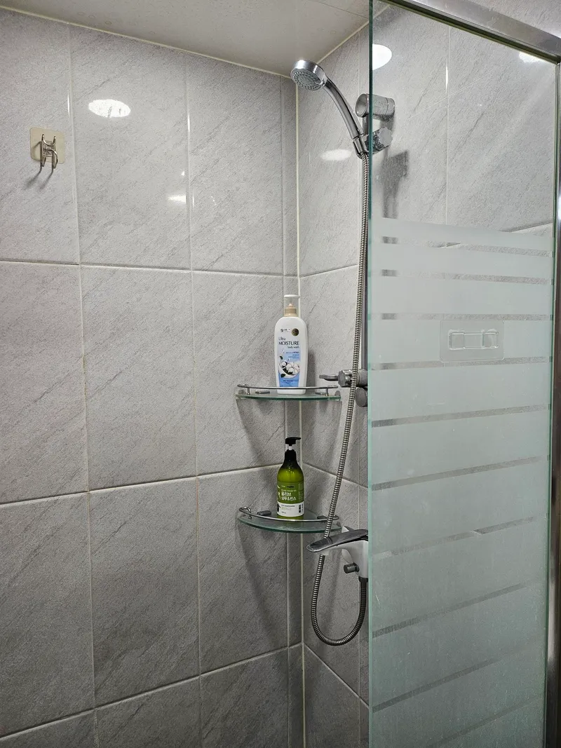 [Yeongpyeong-dong, Jeju] 47 pyeong three-room, spacious living room officetel #Easy access to Jeju City 33