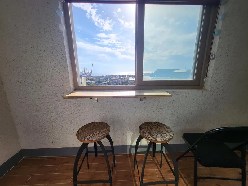 [Gangjeong-dong, Seogwipo] 14 Pyeong (actual size), 2 Balconies, a true 1.5-room apartment with ocean view at the price of a studio, excellent transportation 8