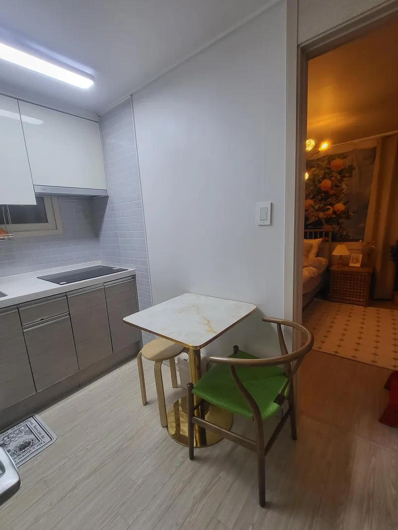 [Songpa, Seoul] 2 minutes walk from Songpanaru Station on Line 9, very close to the station 28