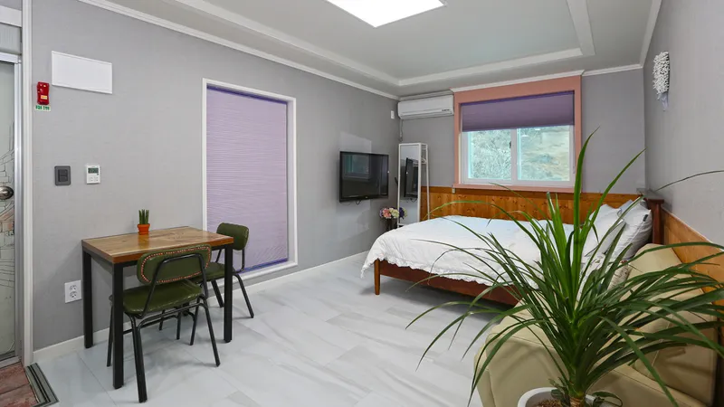 [Gurye] A neat and clean pension with a great view of the Seomjin River in front #Byeolbang 4