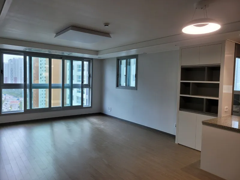 [Yeonsu, Incheon] 10-person ocean view full air conditioning 35 pyeong newly built 4-room apt 46