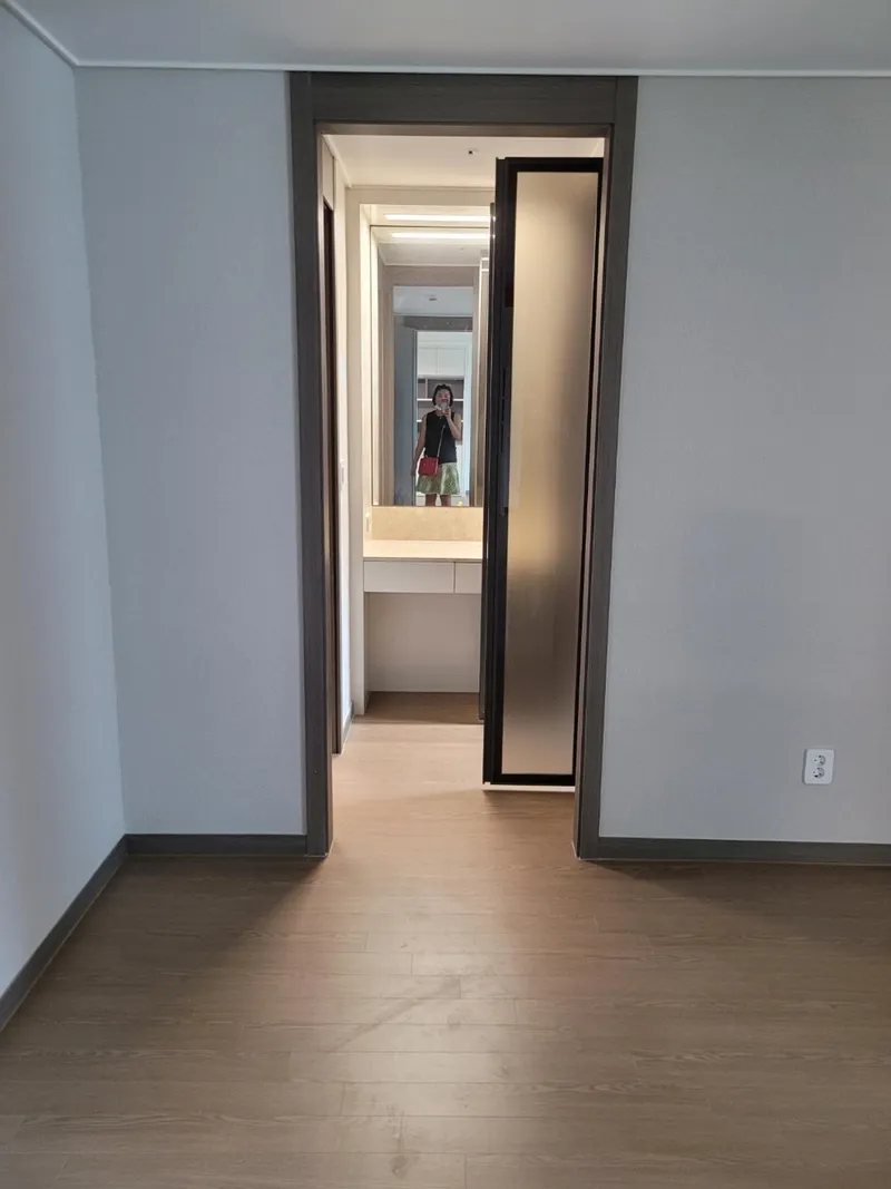 [Yeonsu, Incheon] 10-person ocean view full air conditioning 35 pyeong newly built 4-room apt 47