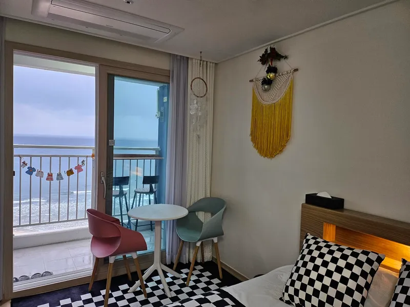 [Yangyang] E7-9 Front ocean view, bed sunrise, full option, high floor, quiet healing accommodation. Netflix provided 4