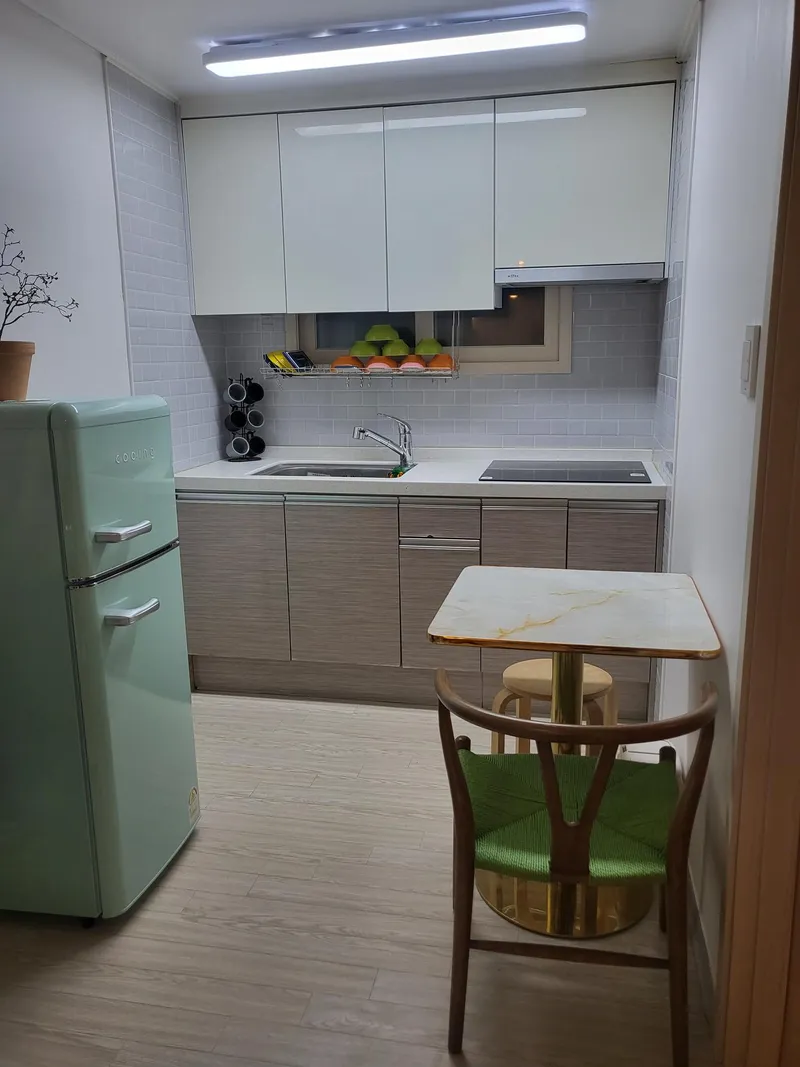 [Songpa, Seoul] 2 minutes walk from Songpanaru Station on Line 9, very close to the station 30