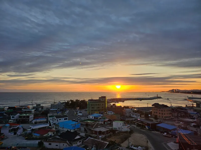 [Gangneung] 3 min walk to Sacheon sea #Sunrise view #Ocean view Newly built apartment 9th floor 13