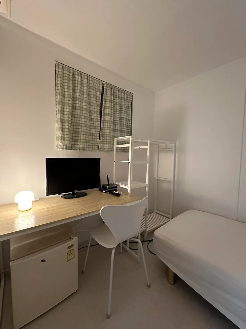 [Jungnang, Seoul] #Jungnangcheon #Jungnang Station #Samyuk Health College #Hankuk University of Foreign Studies Sharehouse One Roomtel 3