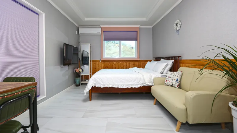 [Gurye] A neat and clean pension with a great view of the Seomjin River in front #Byeolbang 2