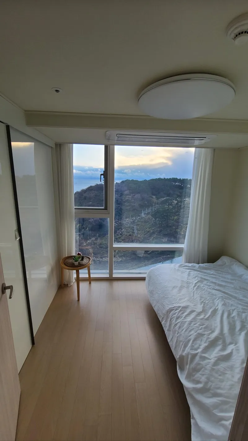 [Jungmun-dong, Seogwipo] Jungmun Ocean, Top Floor, Two Rooms, 1 Queen Bed, 1 Super Single, Ocean View, Suite Room 4