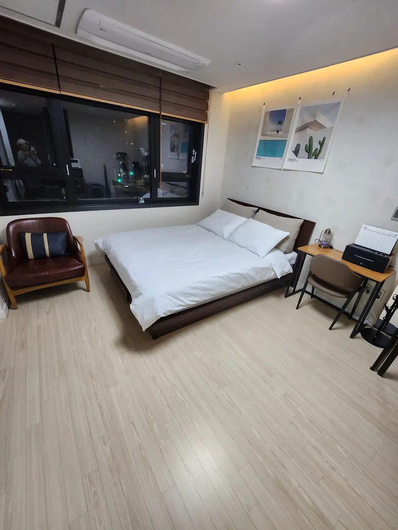 [Yeon-dong, Jeju] Near the airport ★ Beam projector, computer, dryer, coffee machine ★ Utilities included 3
