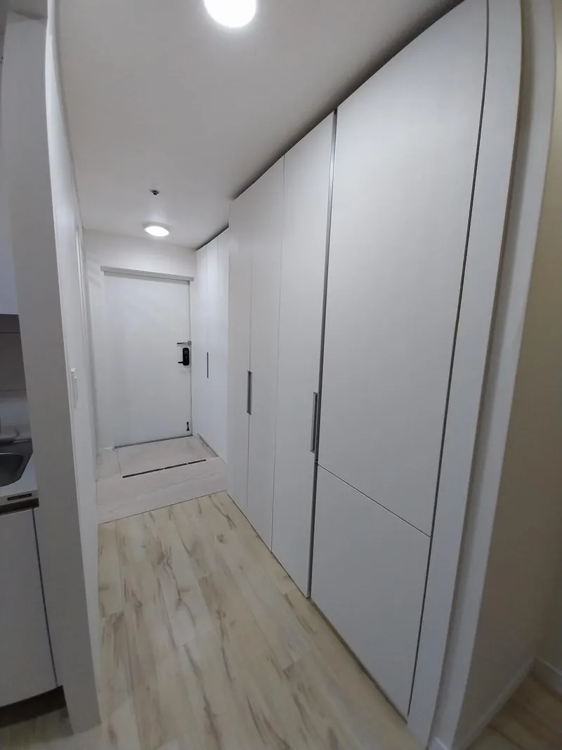 [Seocho, Seoul] 3-minute walk from Gangnam Station Exit 5, clean officetel with large floor space 15