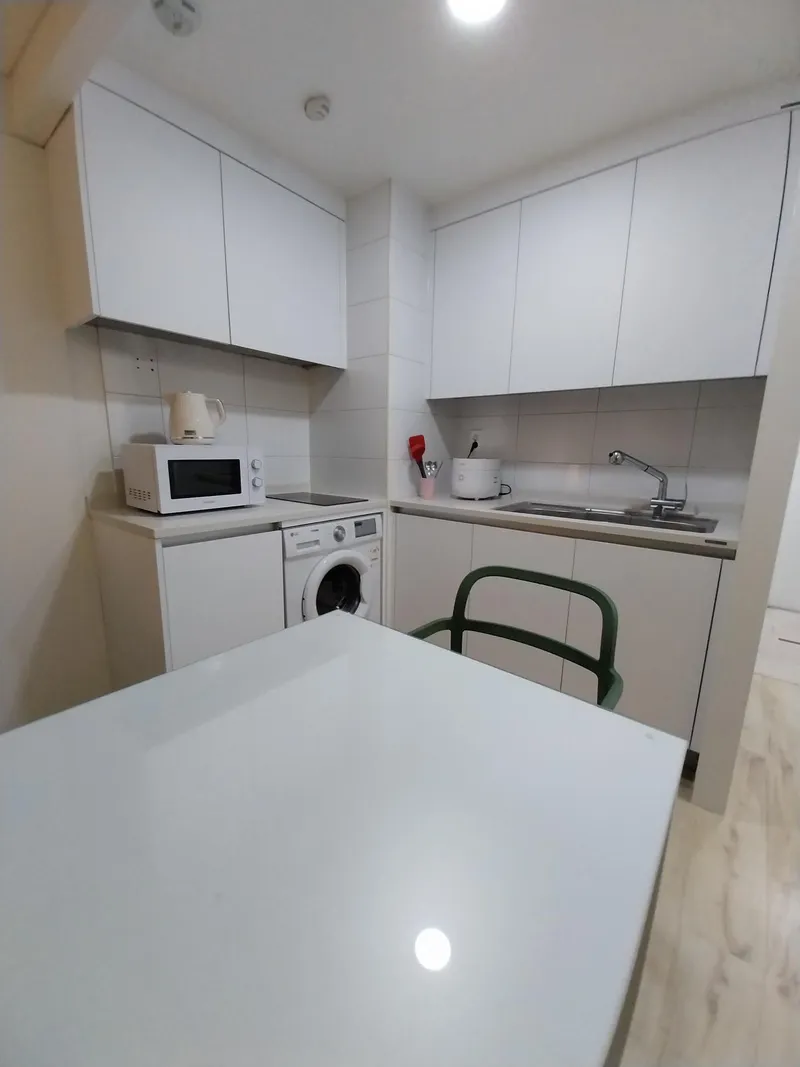 [Seocho, Seoul] 3-minute walk from Gangnam Station Exit 5, clean officetel with large floor space 13