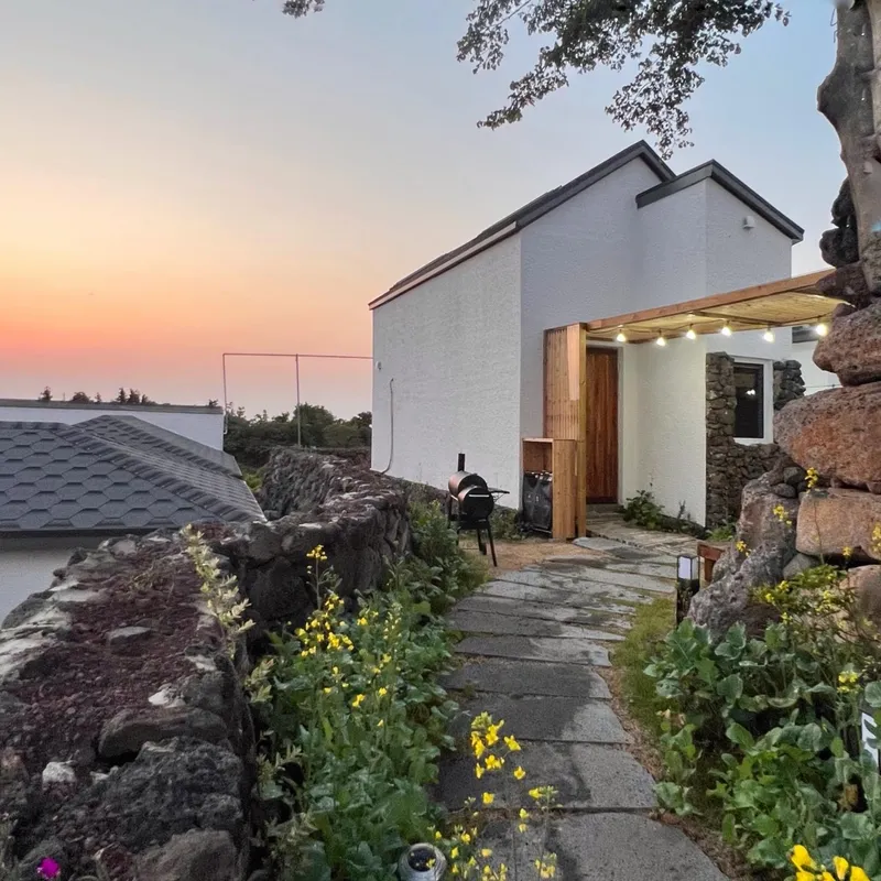 [Aewol, Jeju] Half-price discount event for full moon #Jeju emotional accommodation #Ghibli emotional #Moon 4