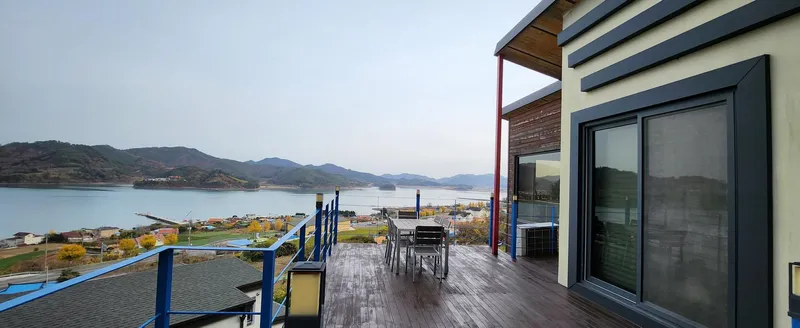 [Namhae] 2nd floor of a detached one-room house with a glass living room that embraces the entire ocean view 17
