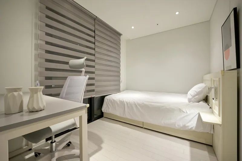 [Gangdong, Seoul] 5F Myeongil Station area luxury full option 32