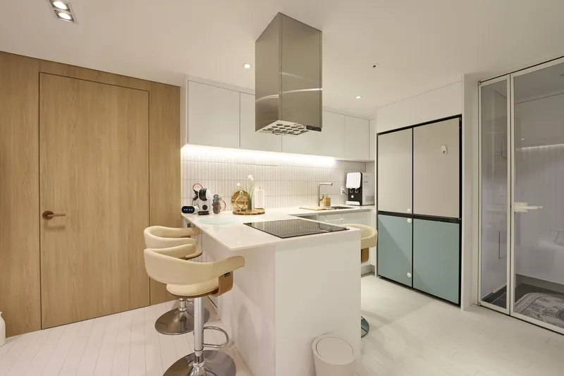[Gangdong, Seoul] 5F Myeongil Station area luxury full option 10