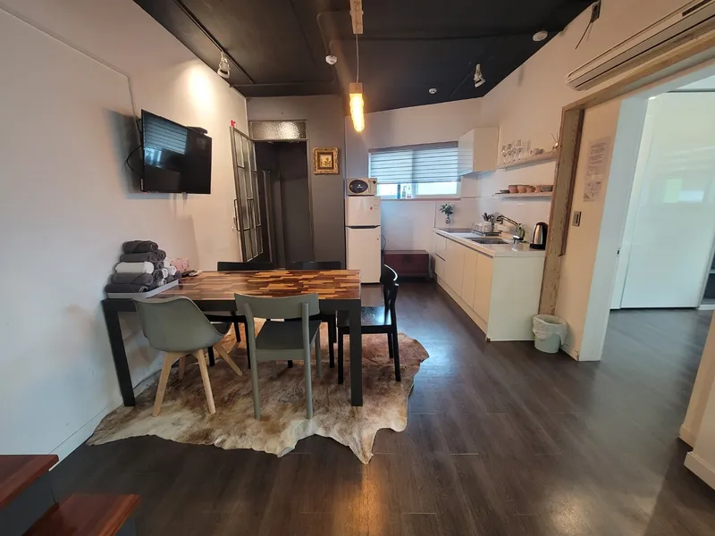 [Jung-gu, Seoul] Room 201, within 15 minutes walk from Namsan Park/Myeongdong/Seoul Station/Namdaemun Market 10