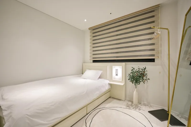 [Gangdong, Seoul] 5F Myeongil Station area luxury full option 26