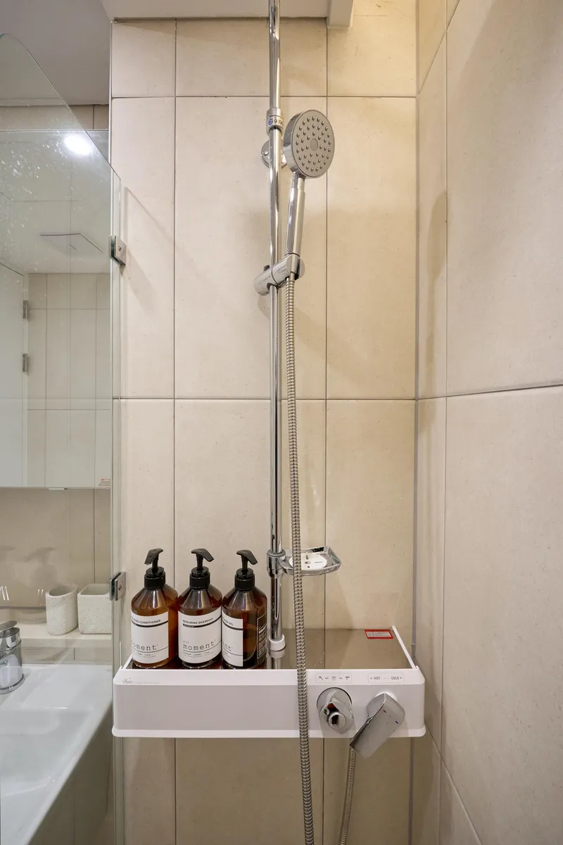 [Gangdong, Seoul] 5F Myeongil Station area luxury full option 18