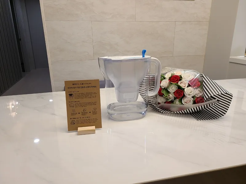 [Buk-gu, Busan] 18th floor view, forest area, 35 pyeong apartment, 4 rooms # Station area # 10