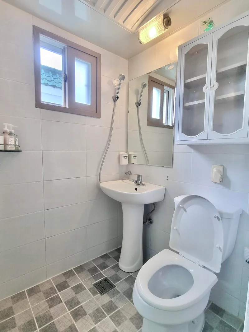 [Geoje] Separated Two-Room House, Stylish Accommodation in the Center of Geoje, Unit 202 #WalkingToTheSea 8