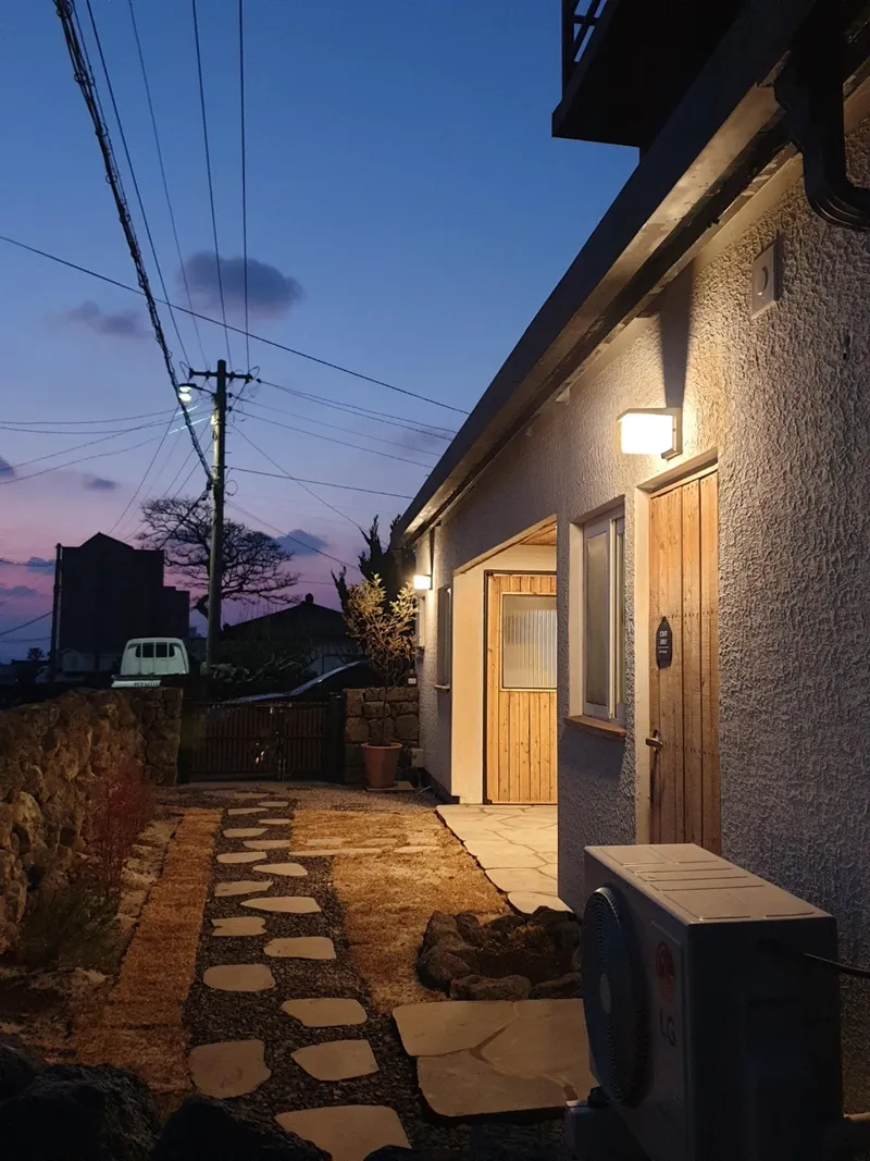 [Hallim, Jeju] #GuokdokchaeMinbak #Bookstay with a beautiful sunset and sea view of Biyangdo 39