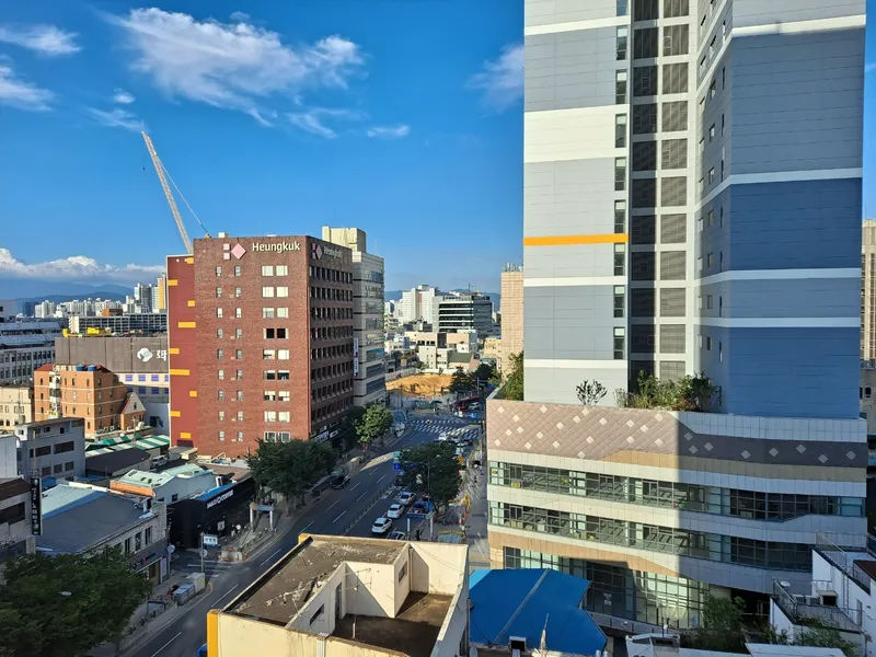[Jung-gu, Daegu] 1 minute from Dongseong-ro/Full option/One room/Safe space/Netflix/Residence 64