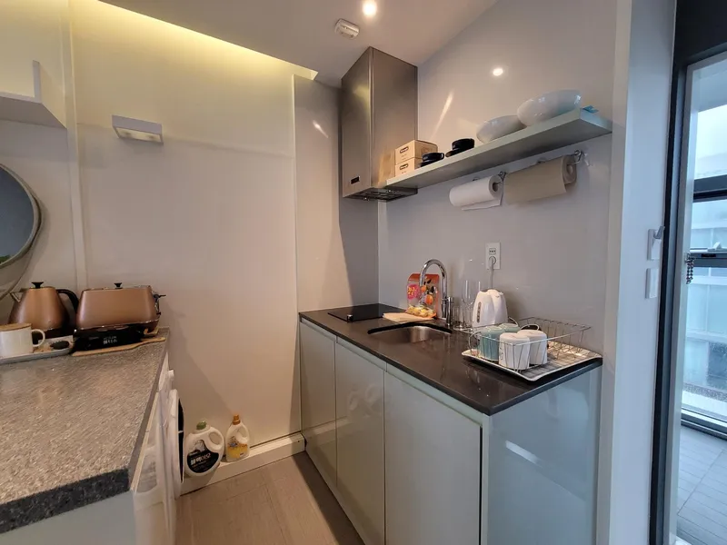 [Topyeong-dong, Seogwipo] Quiet healing camp hotel-style one-room in the forest area 6