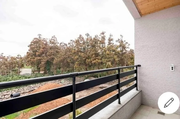 [Aewol, Jeju] A cozy, white-toned, three-room, two-story house with a private pool. 52