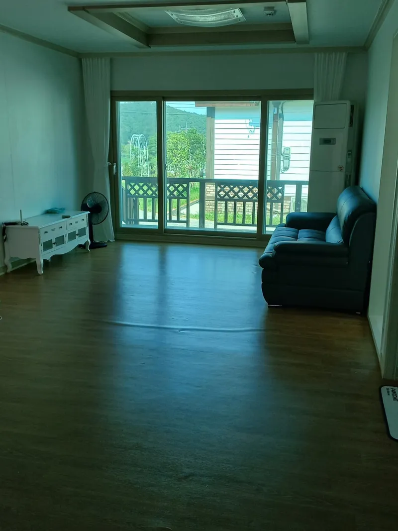 [Haman] A picturesque country house located in Ara Gaya, a historical site 15