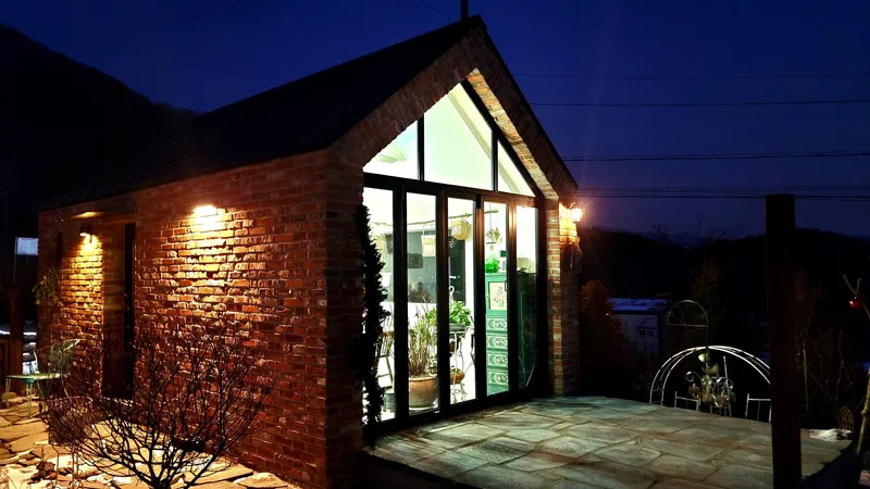 [Yangpyeong] Three-sided Mountain View, 10 minutes by car to Yangpyeong Station, detached one-room independent house 62