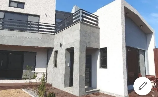 [Aewol, Jeju] A cozy, white-toned, three-room, two-story house with a private pool. 73