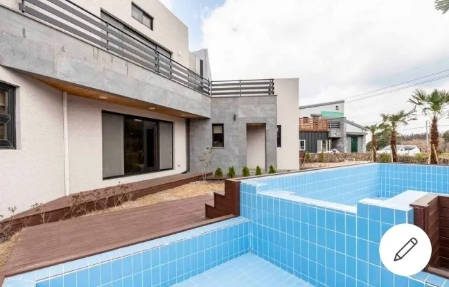 [Aewol, Jeju] A cozy, white-toned, three-room, two-story house with a private pool. 76