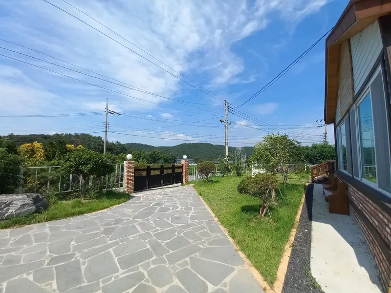 [Haman] A picturesque country house located in Ara Gaya, a historical site 6