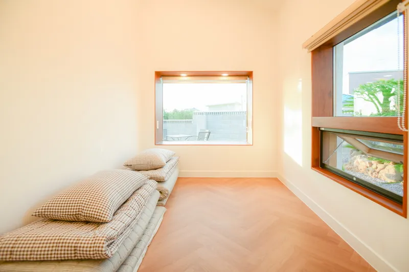 [Dopyeong-dong, Jeju] #Private Jacuzzi Remodeled Stylish Two-Room Traditional Stone House (Outer Annex) #Weekly Stay Only 17