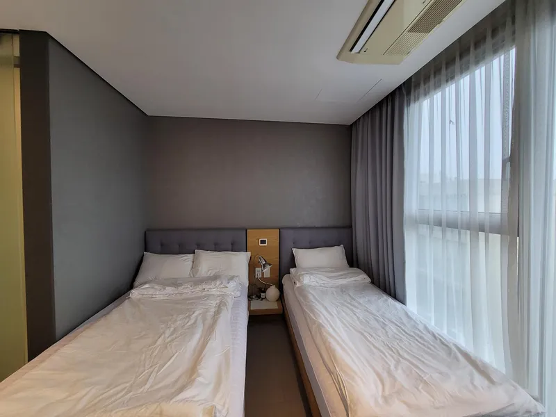 [Topyeong-dong, Seogwipo] Quiet healing camp hotel-style one-room in the forest area 15