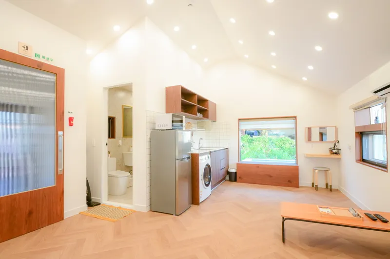 [Dopyeong-dong, Jeju] #Private Jacuzzi Remodeled Stylish Two-Room Traditional Stone House (Outer Annex) #Weekly Stay Only 14