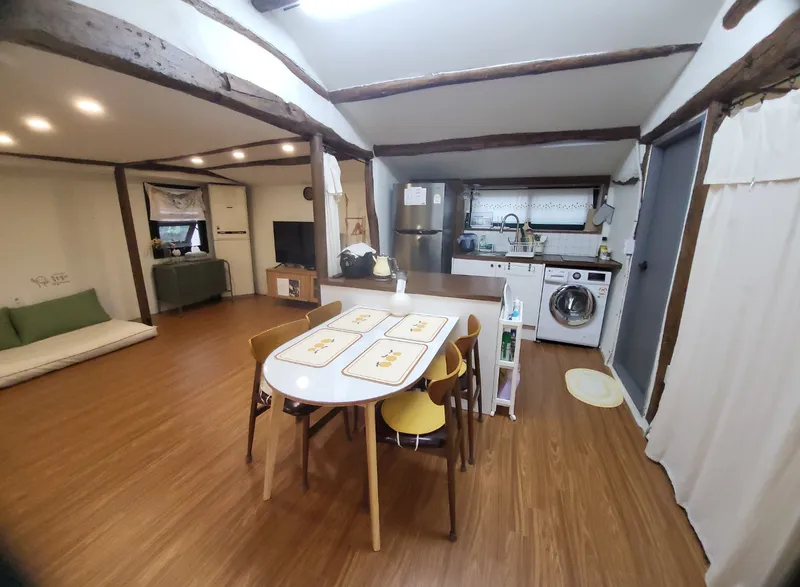 [Gujwa, Jeju] Woljeong Olle-gil Farmhouse #Wide Yard #Camping #5 Minutes to the Beach #Stone Wall #Parking Lot 6