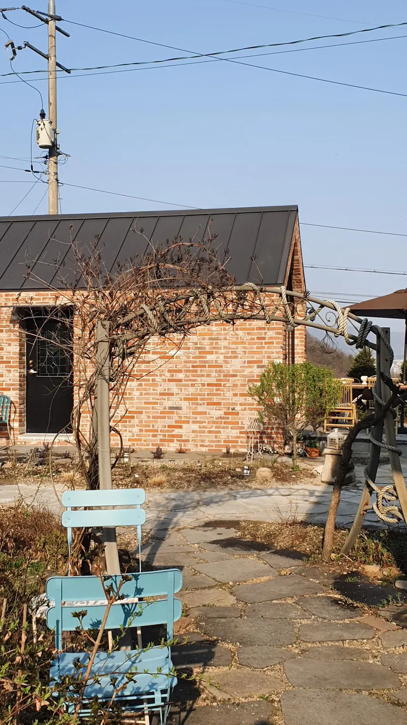 [Yangpyeong] Three-sided Mountain View, 10 minutes by car to Yangpyeong Station, detached one-room independent house 67