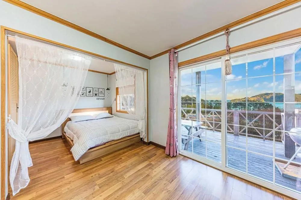 Irun-myeon Seaside Cottage