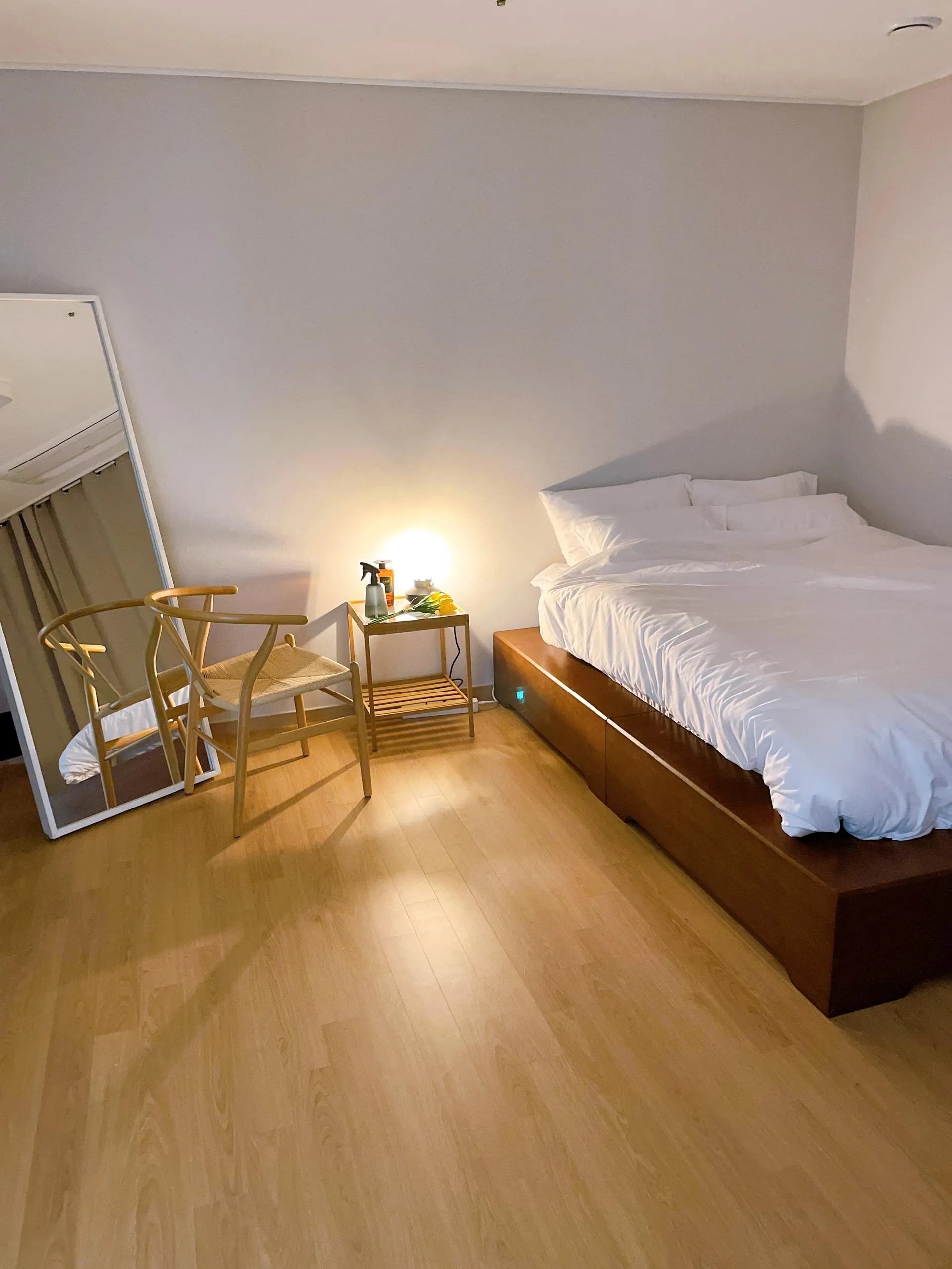 Dangha-dong Netflix Three-Bedroom Apartment