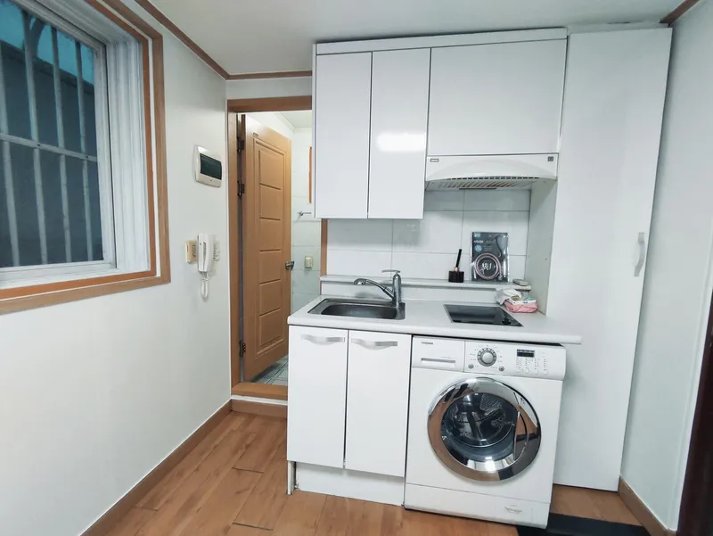 [Gwanak, Seoul] Sillim Station. Danggok Station. 8 min walk. Room 105. Semi-basement 12