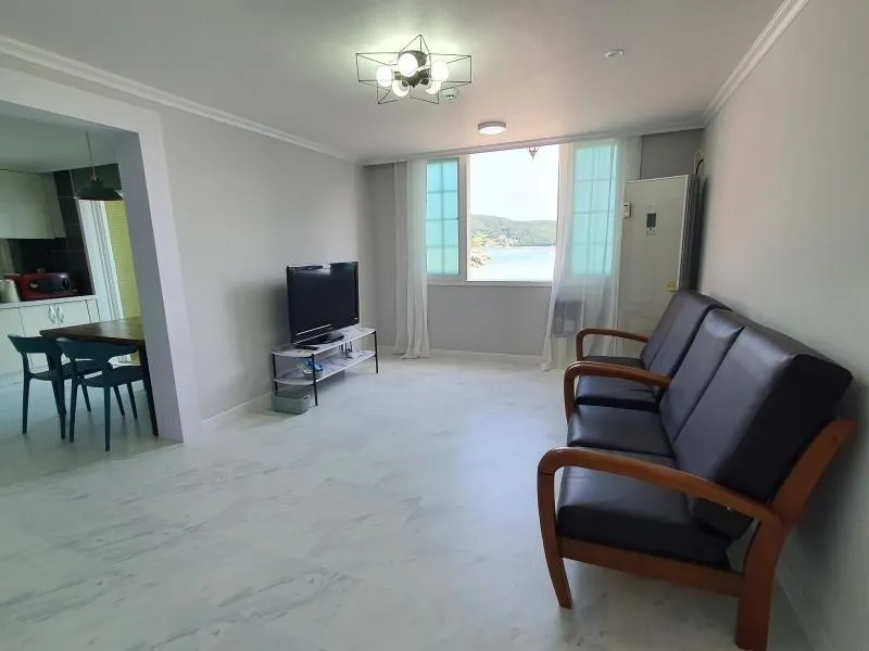[Geoje] Ocean view detached one-room pension 101 right in front of Waehyeon Beach 2